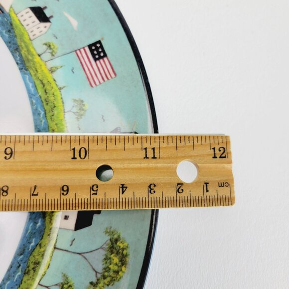 Coastal Breeze Plastic Dinner Plate Set Lighthouse & Flag Warren Kimble Folk Art - Picture 10 of 11